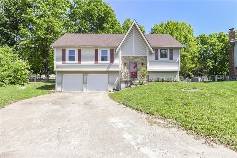 15906 154th Ter, Olathe, KS 66062