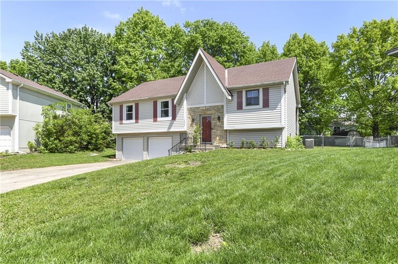 15906 154th Ter, Olathe, KS 66062