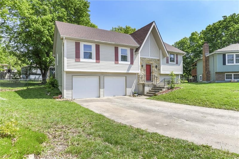 15906 154th Ter, Olathe, KS 66062