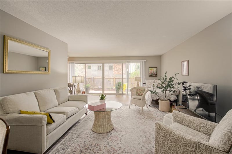 8740 Metcalf Ave #103C, Overland Park, KS 66212