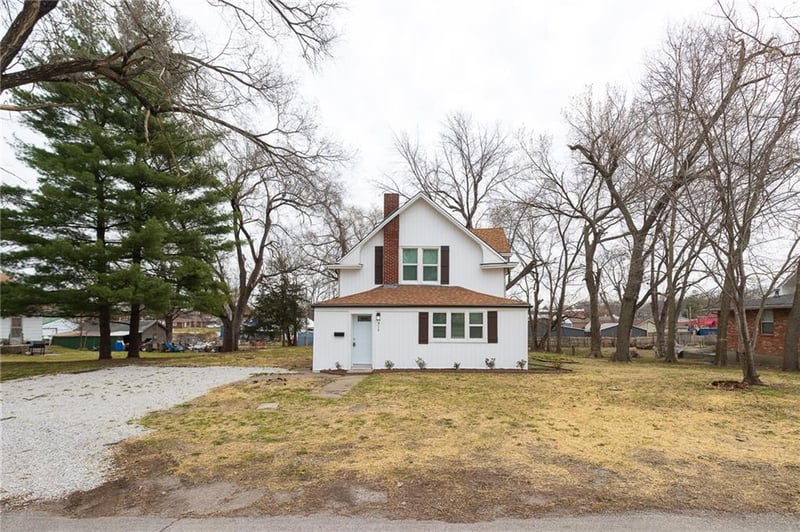 315 Osage St, Buckner, MO 64016