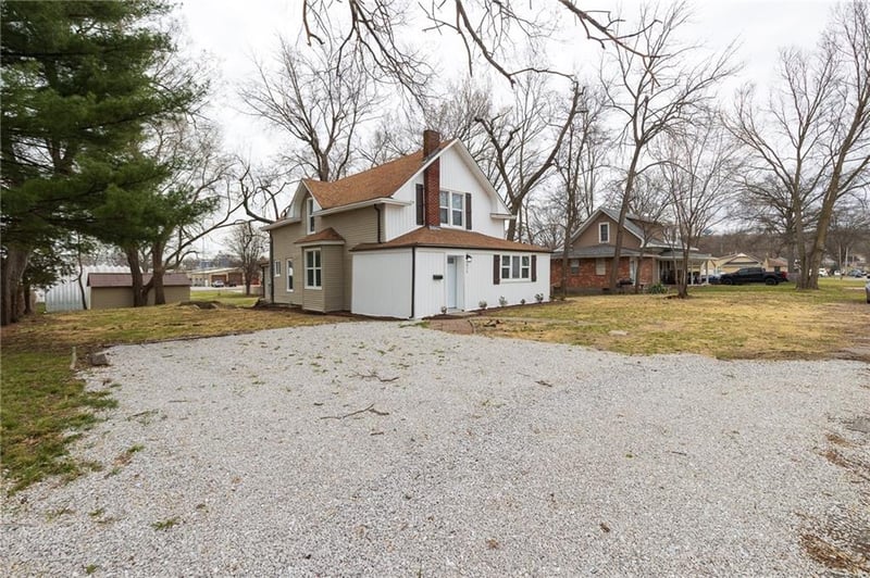 315 Osage St, Buckner, MO 64016