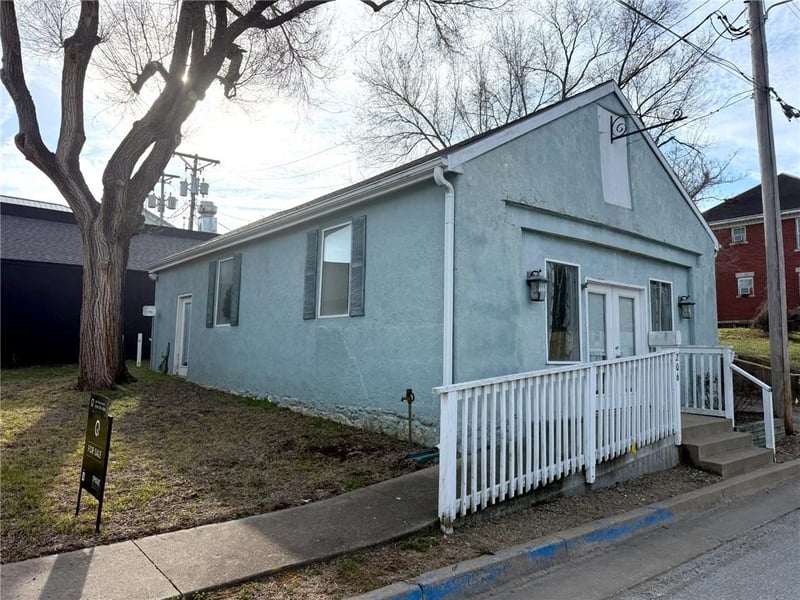 206 12th St, Lexington, MO 64067