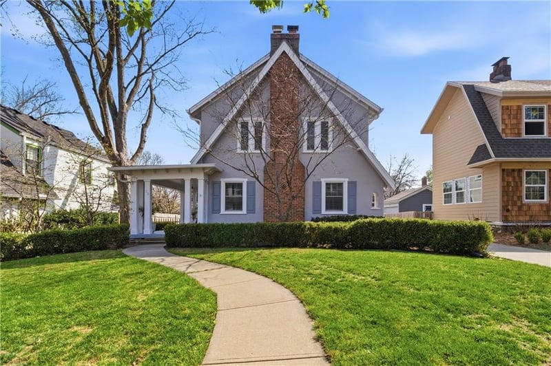 23 Winthrope Rd, Kansas City, MO 64113