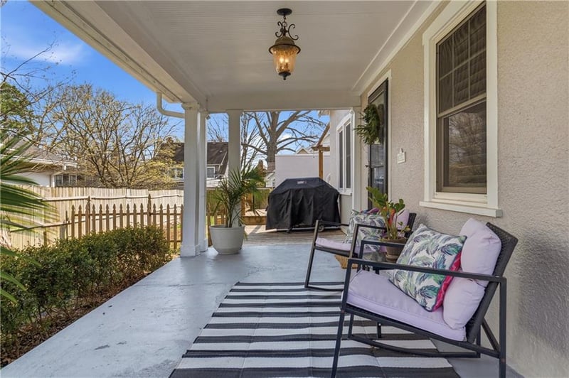 23 Winthrope Rd, Kansas City, MO 64113