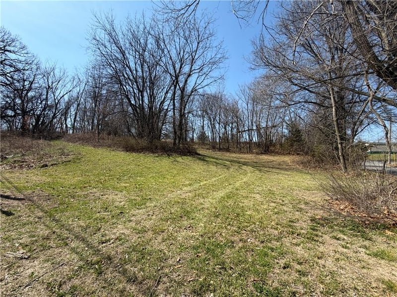 Highland St, Carrollton, MO 64633