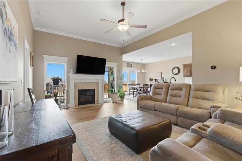 7301 108th Ter, Kansas City, MO 64157