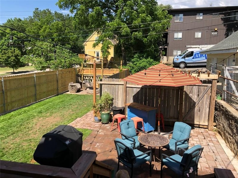 4142 Locust St, Kansas City, MO 64110