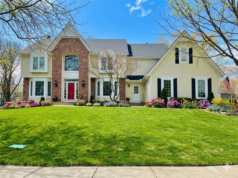 13008 Glenfield St, Leawood, KS 66209