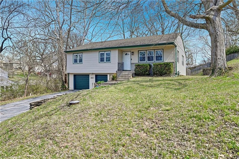 3537 Walrond Ave, Kansas City, MO 64117