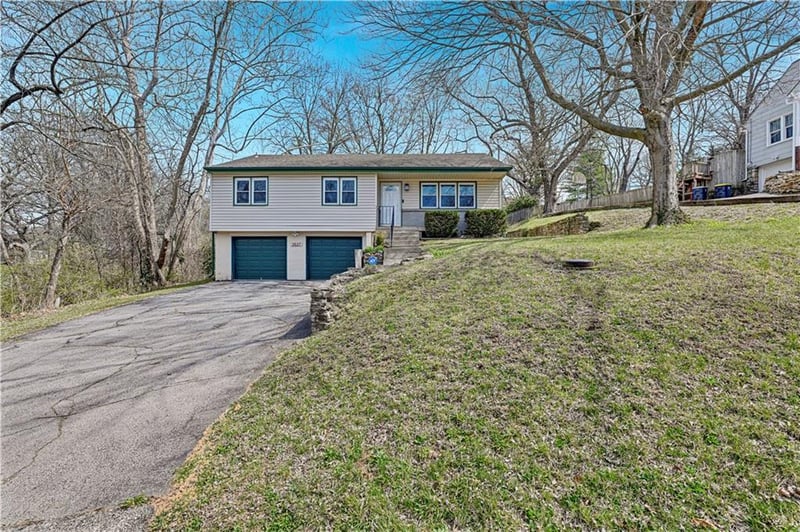 3537 Walrond Ave, Kansas City, MO 64117