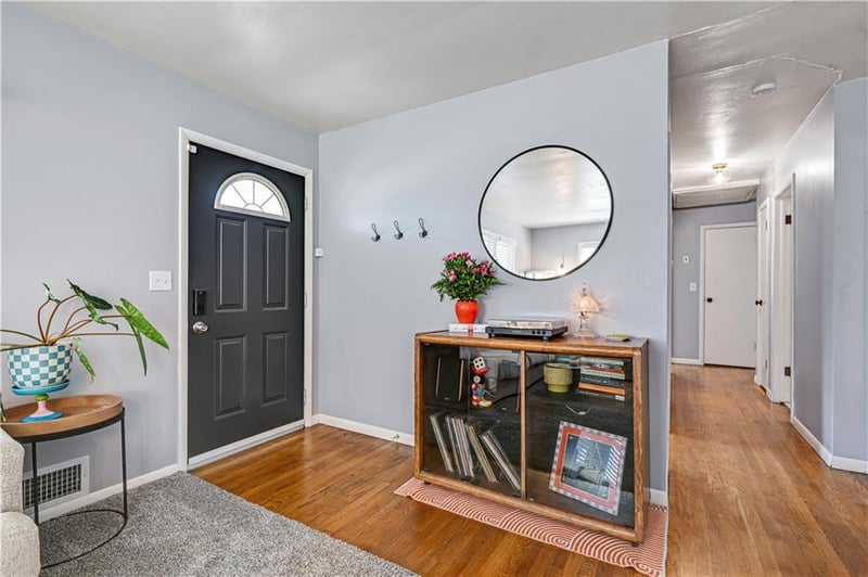 3537 Walrond Ave, Kansas City, MO 64117