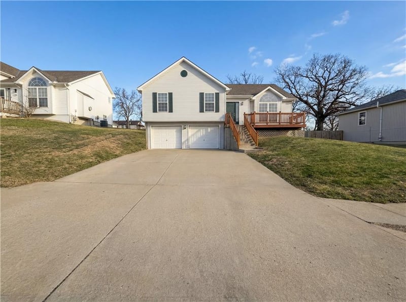 6417 Kirkwood Ave, Kansas City, MO 64151