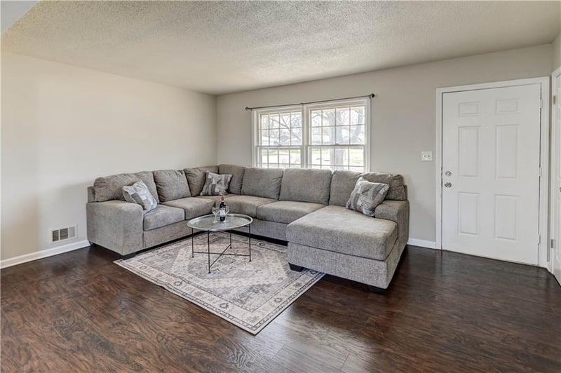 7423 Harris Ave, Raytown, MO 64133