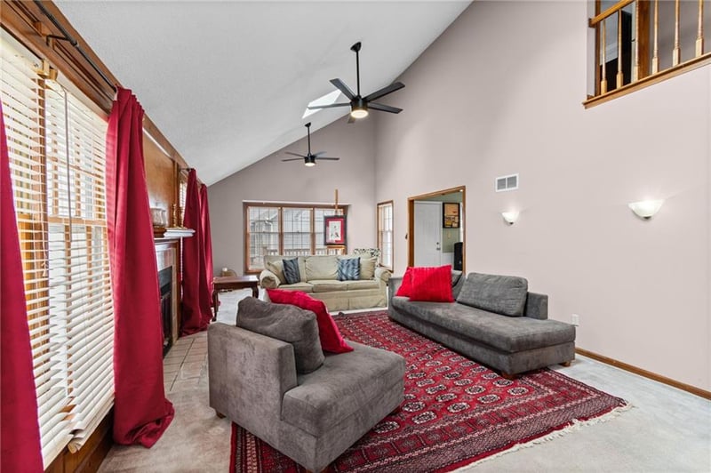9002 W 120th Ter, Overland Park, KS 66213