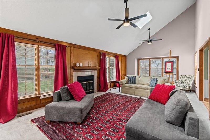 9002 W 120th Ter, Overland Park, KS 66213