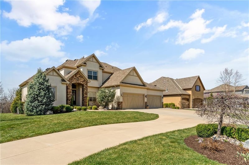 16258 Canterbury Rd, Overland Park, KS 66085