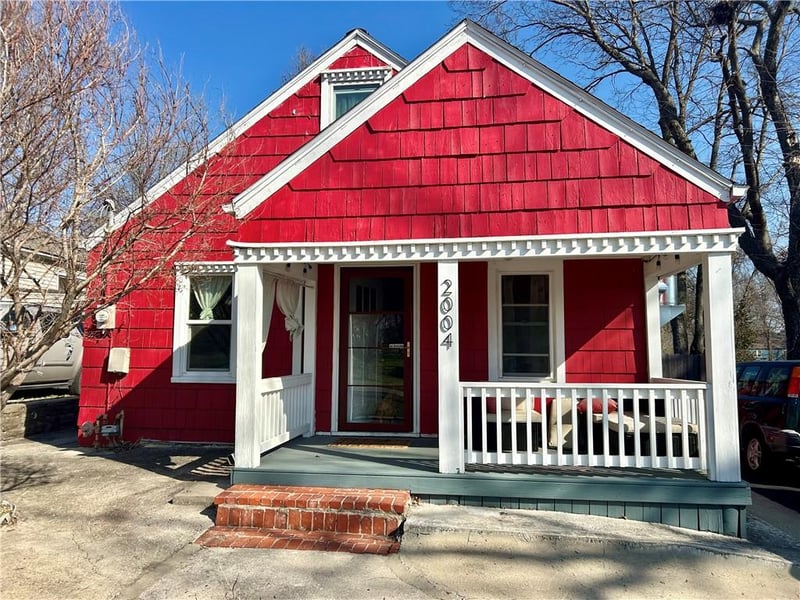 2004 37th Ter, Kansas City, MO 64116