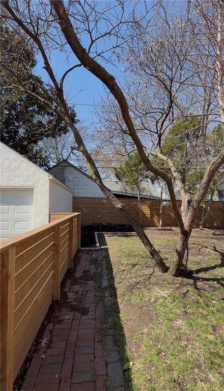 6846 Locust St, Kansas City, MO 64131