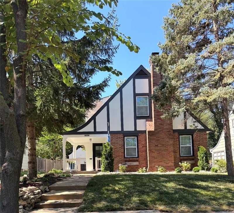 6846 Locust St, Kansas City, MO 64131