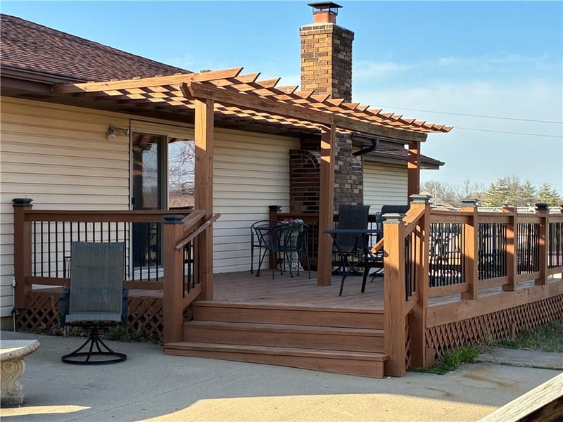 11017 Crooked Rd, Kansas City, MO 64152