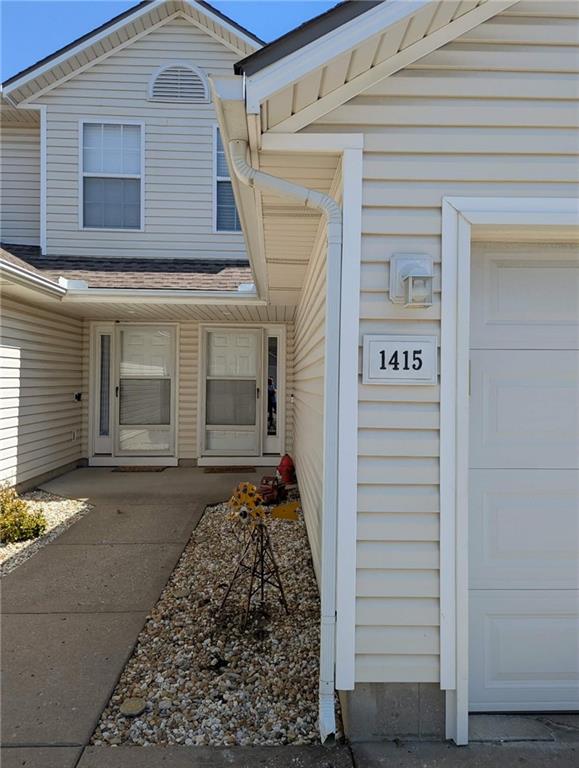 1415 Norwood Dr, Lee's Summit, MO 64086