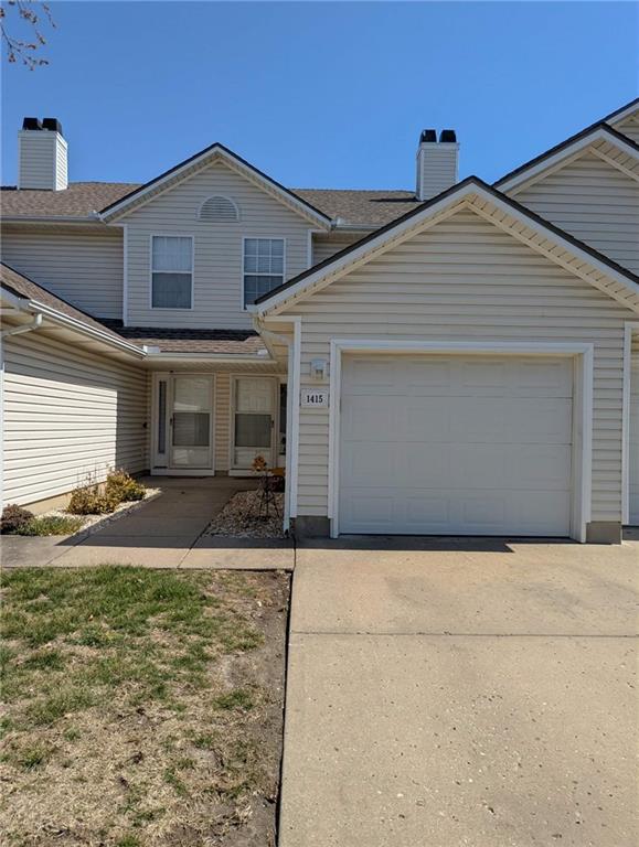 1415 Norwood Dr, Lee's Summit, MO 64086