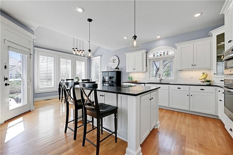 12711 123rd Ter, Overland Park, KS 66213