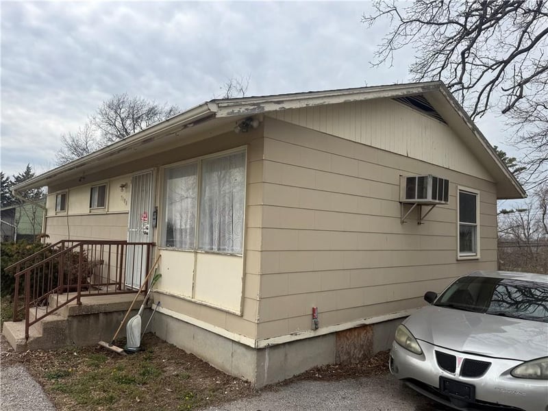 7408 49th Ter, Kansas City, MO 64129