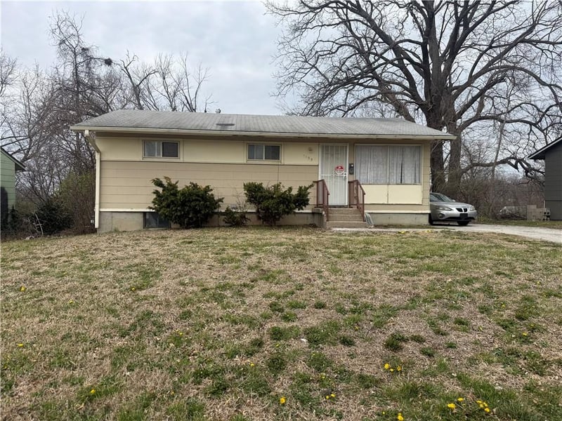 7408 49th Ter, Kansas City, MO 64129