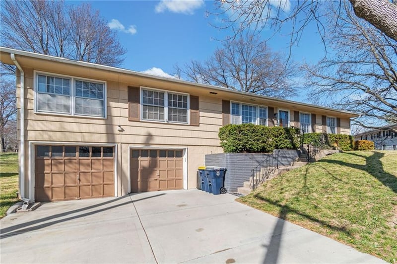 3432 46th St, Kansas City, MO 64117