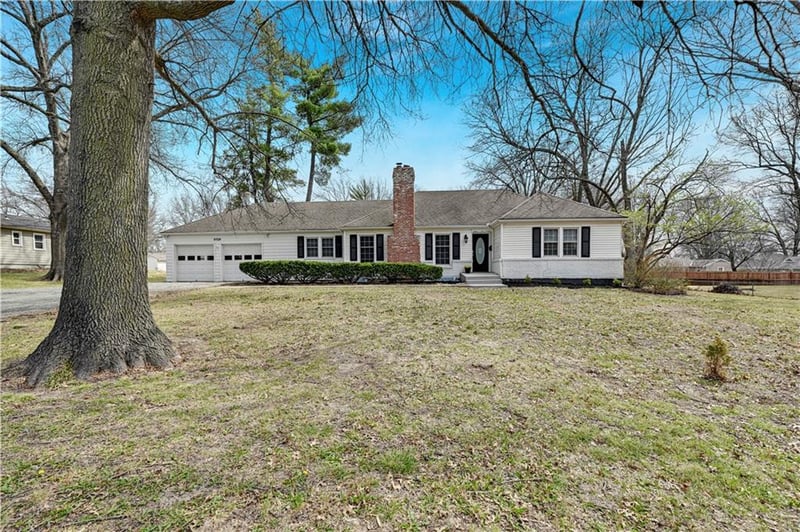 9709 State Line Rd, Kansas City, MO 64114