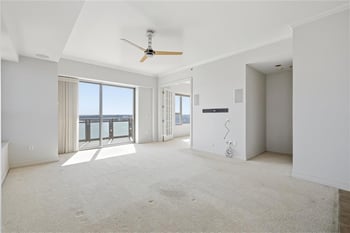 4950 Central St #702, Kansas City, MO 64112