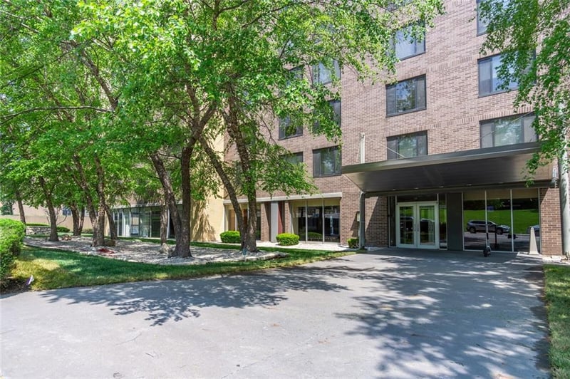600 8th St #3T, Kansas City, MO 64106