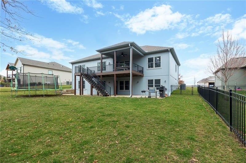 12815 Hubbard Rd, Kansas City, KS 66109