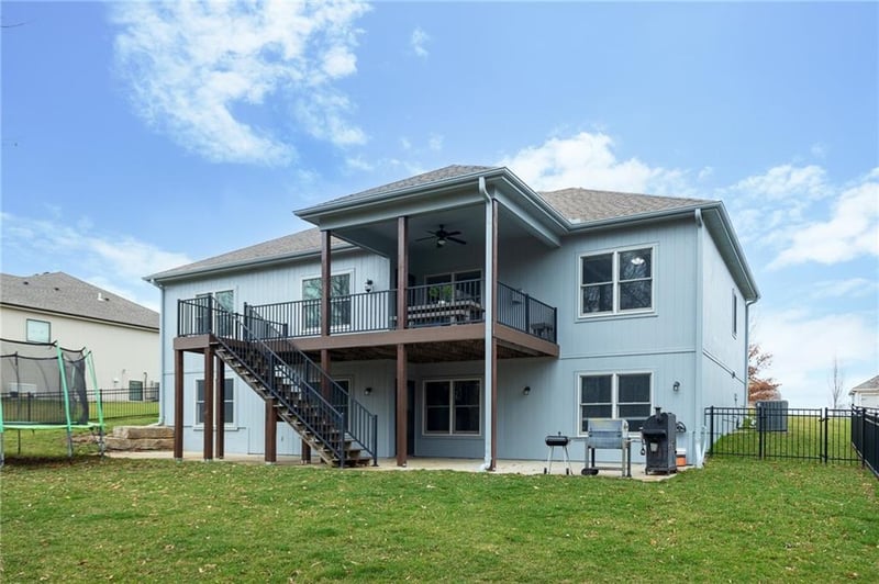 12815 Hubbard Rd, Kansas City, KS 66109