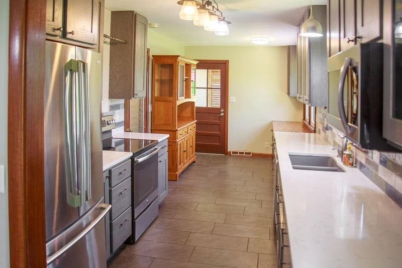 545 Jefferson Cir, Liberty, MO 64068