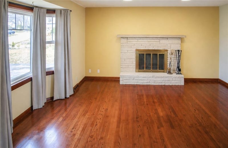 545 Jefferson Cir, Liberty, MO 64068