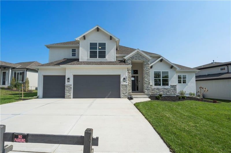 5788 Black Oak Ct, Parkville, MO 64152