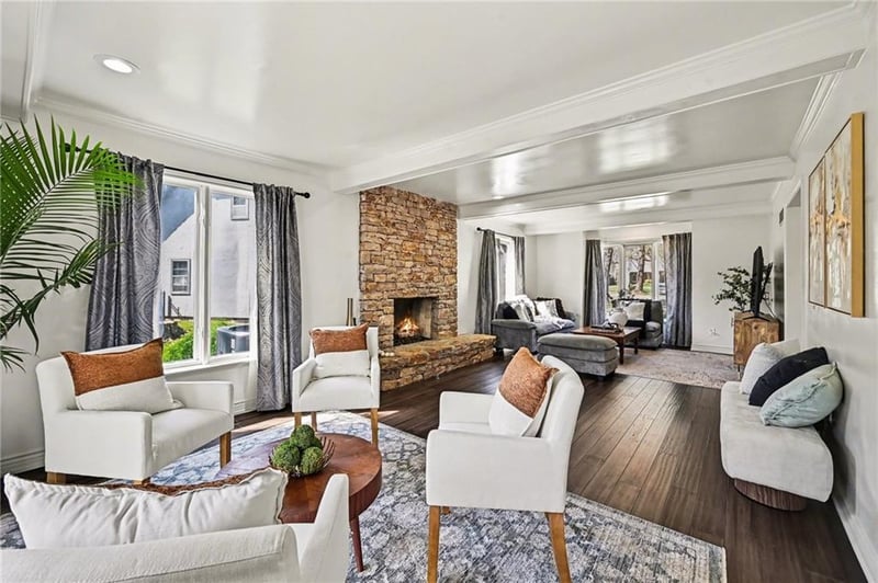 10230 Knox Dr, Overland Park, KS 66212