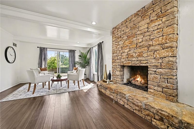 10230 Knox Dr, Overland Park, KS 66212