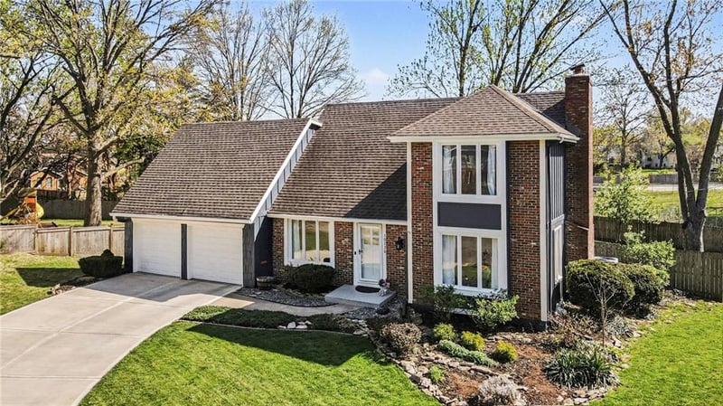 10230 Knox Dr, Overland Park, KS 66212