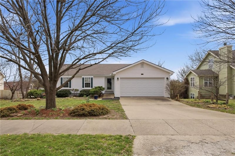4805 25th St, Lawrence, KS 66047