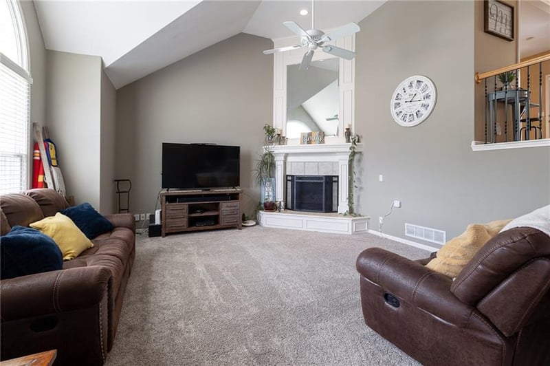 2664 Whitney St, Olathe, KS 66061