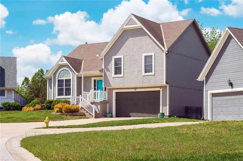 2664 Whitney St, Olathe, KS 66061