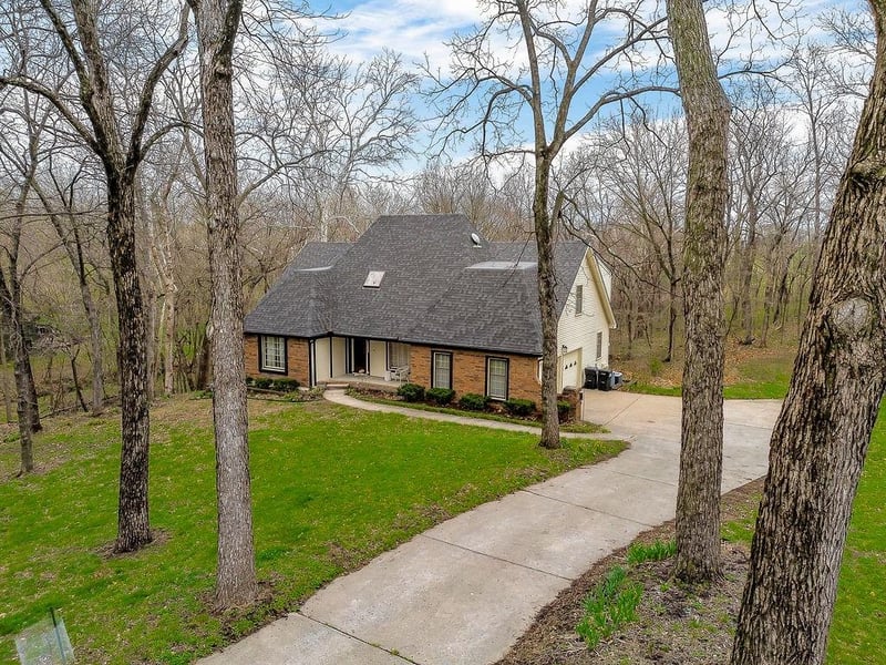 7317 Nevada Ave, Parkville, MO 64152