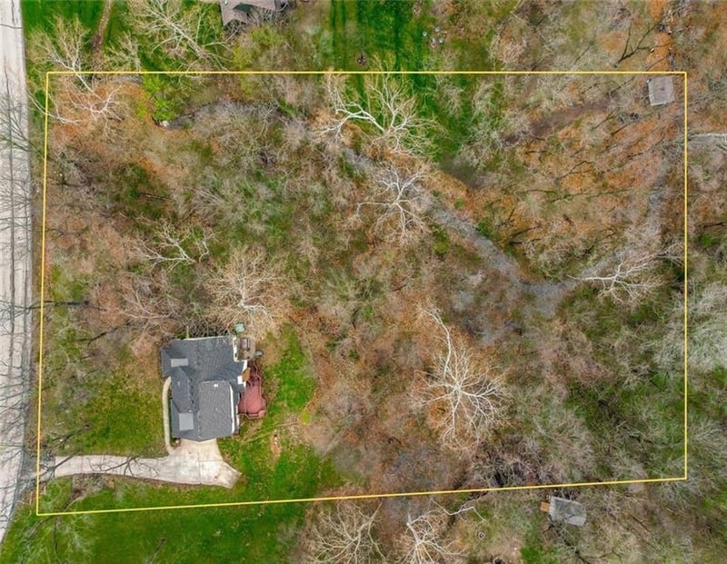 7317 Nevada Ave, Parkville, MO 64152