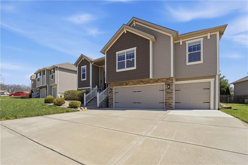 12305 N Wayne Ave, Kansas City, MO 64165
