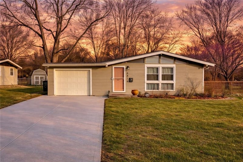 5819 Euclid Ave, Kansas City, MO 64118