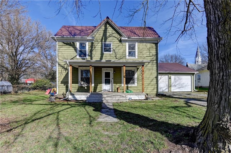 511 Main St, Corder, MO 64021